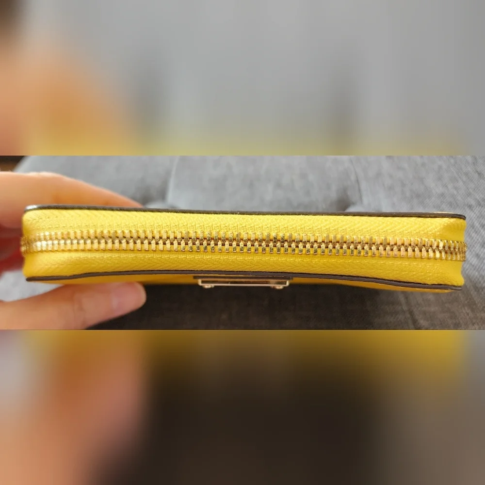 Preowned‎ Michael Kors yellow wristlet womens wallet